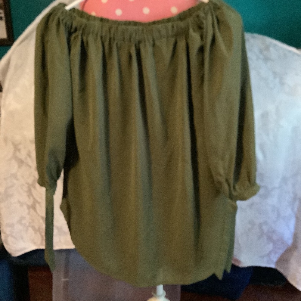 Women’s Green stretchy Elastic Top Size S